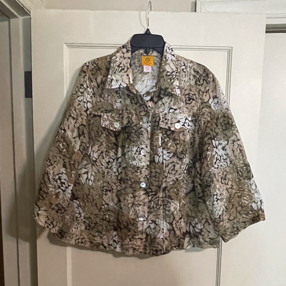 Long Sleeve Top with Tan/White Print.  Ruby Rd. Size 16W
